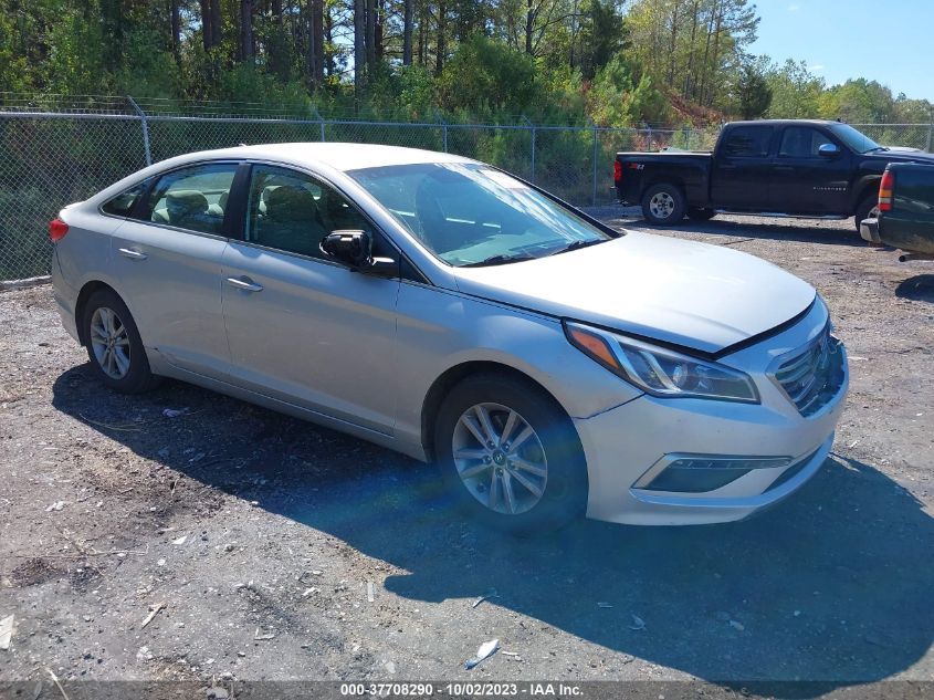 2015 HYUNDAI SONATA 2.4L SE - 5NPE24AF5FH215489