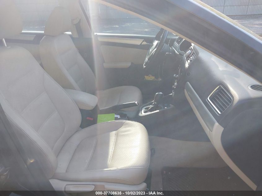 2014 VOLKSWAGEN JETTA SEDAN SE W/CONNECTIVITY/SUNROOF - 3VWD07AJ8EM304373