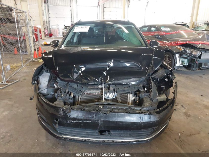 2015 VOLKSWAGEN GOLF SPORTWAGEN TDI SE 4-DOOR - 3VWCA7AU1FM504807
