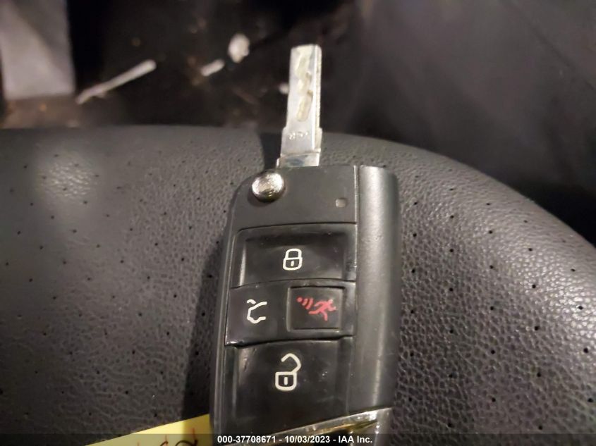 2015 VOLKSWAGEN GOLF SPORTWAGEN TDI SE 4-DOOR - 3VWCA7AU1FM504807