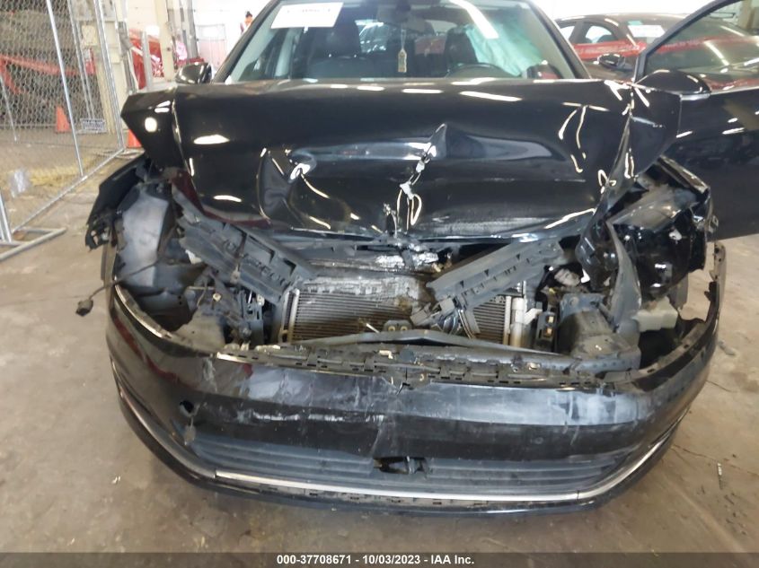 2015 VOLKSWAGEN GOLF SPORTWAGEN TDI SE 4-DOOR - 3VWCA7AU1FM504807