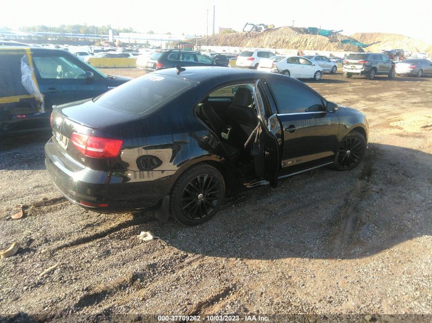 2015 VOLKSWAGEN JETTA SEDAN 1.8T SE - 3VWD17AJ8FM337646