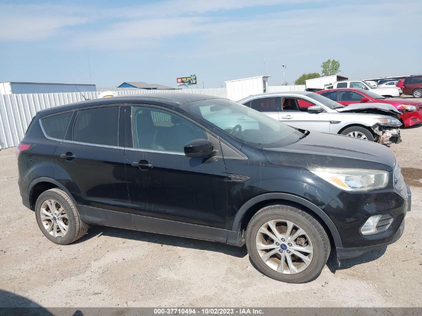 2017 FORD ESCAPE SE - 1FMCU0GD8HUA14688