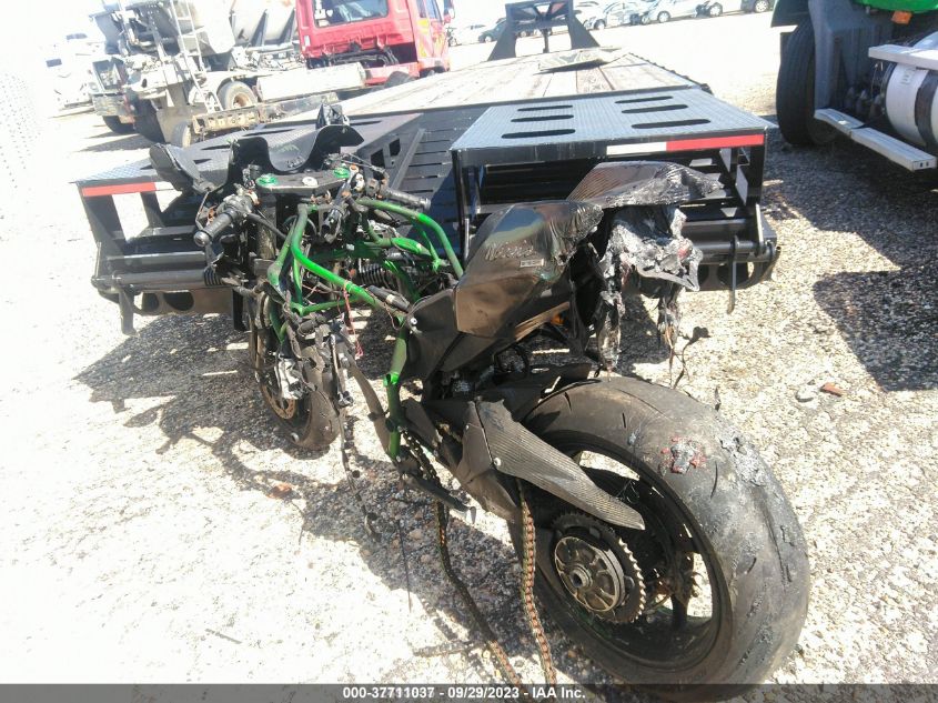 2019 KAWASAKI ZX1002 - JKBZXVJ12KA000205