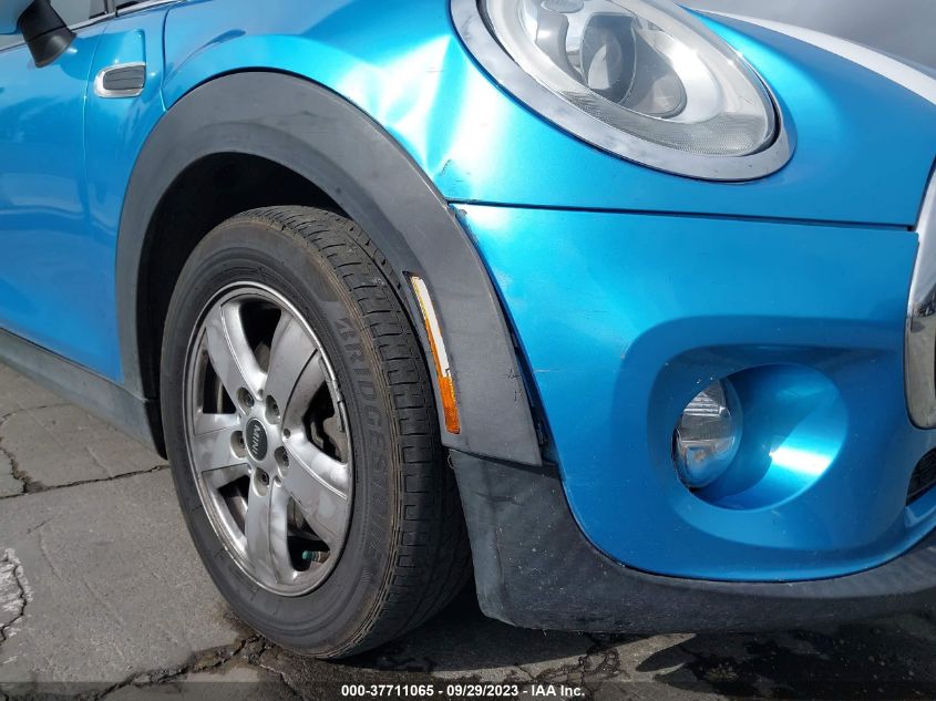 2015 MINI COOPER HARDTOP 4 DOOR WMWXS5C57FT830458