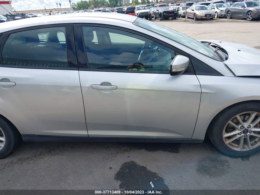 VIN 1FADP3K24HL241105 2017 FORD FOCUS SE