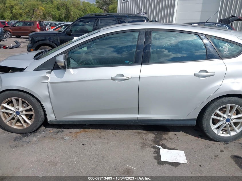VIN 1FADP3K24HL241105 2017 FORD FOCUS SE