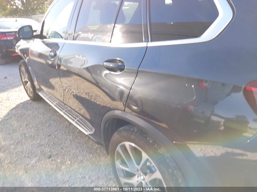 VIN 5UXCR6C55KLL34361 2019 BMW X5 XDRIVE40I