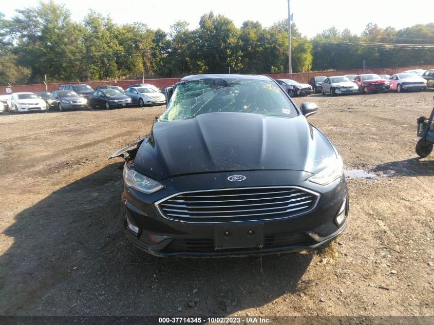 3FA6P0T97LR158264 Ford Fusion SE 12