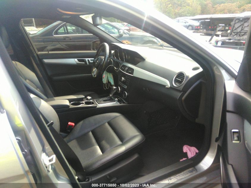 2014 MERCEDES-BENZ C 300 SPORT 4MATIC/LUXURY 4MATIC - WDDGF8AB4EA912553