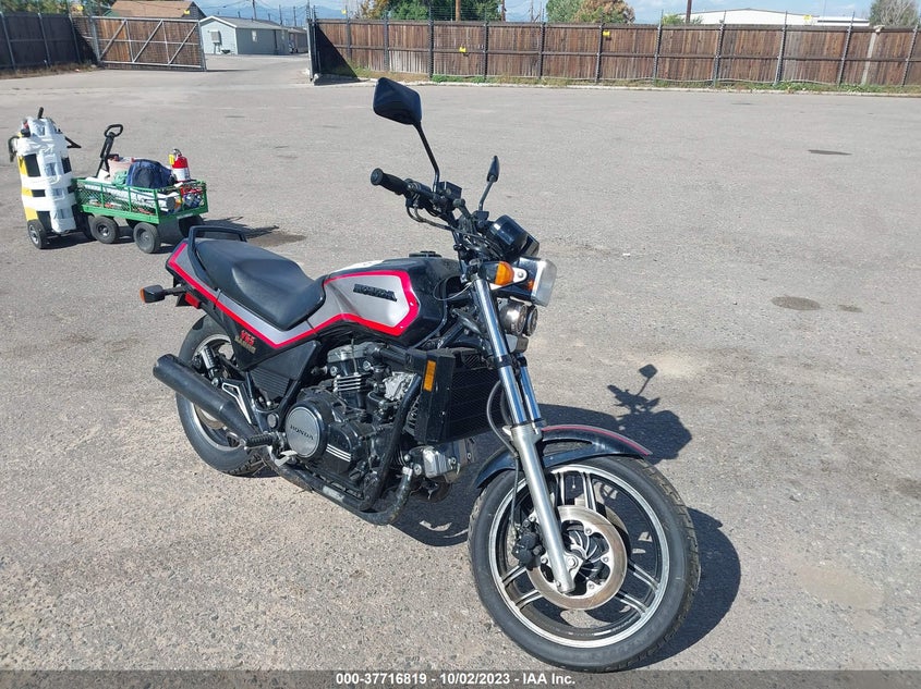 HONDA VF1100 1985. Lot# 37716819. VIN 1HFSC1708FA105261. Photo 1