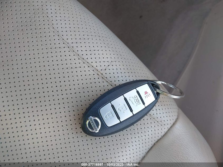 2014 NISSAN ROGUE SL - 5N1AT2MT7EC810013