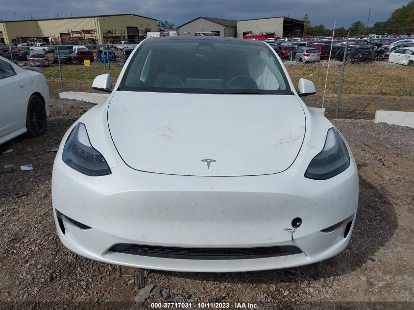 7SAYGAEE2NF522570 Tesla Model Y   11