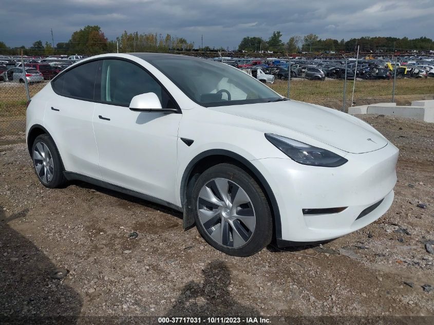 7SAYGAEE2NF522570 Tesla Model Y  