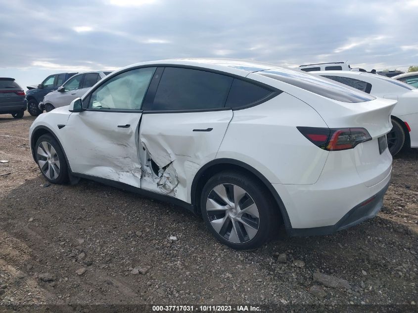 VIN 7SAYGAEE2NF522570 2022 TESLA MODEL Y
