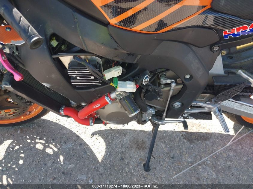 2000 HONDA CBR900 RR JH2SC4408YM003497