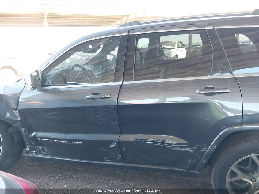 VIN 1C4RJFBG2JC363336 2018 JEEP GRAND CHEROKEE LIMITED