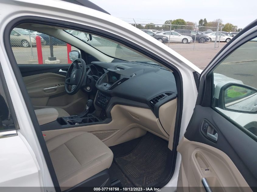 VIN 1FMCU0GD2HUA58864 2017 FORD ESCAPE SE