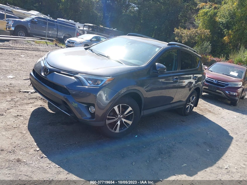 VIN 2T3RFREV8JW764660 2018 TOYOTA RAV4 XLE/ADVENTURE