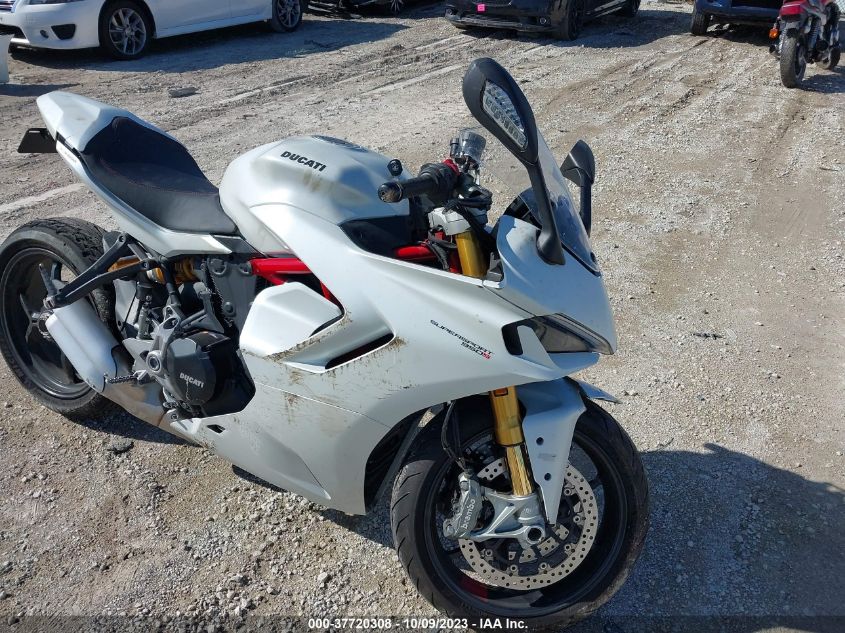 2021 DUCATI SUPERSPORT ZDMVABDS9MB000748