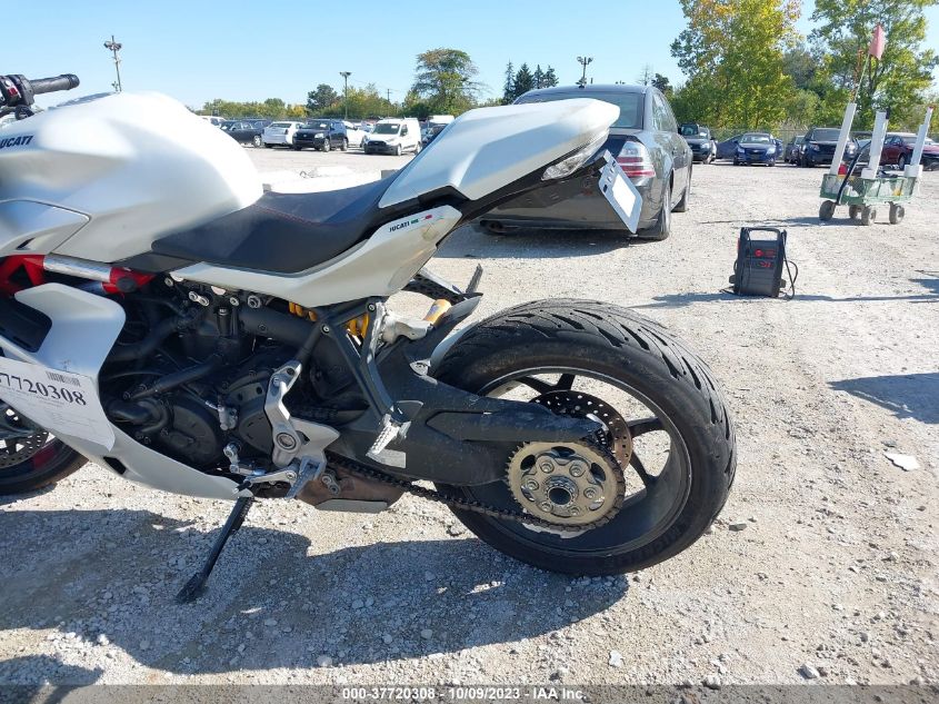 2021 DUCATI SUPERSPORT ZDMVABDS9MB000748