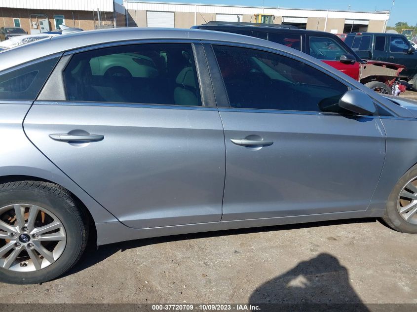 2015 HYUNDAI SONATA 2.4L SE - 5NPE24AF1FH184192