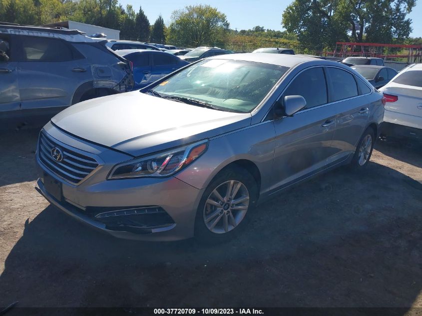 2015 HYUNDAI SONATA 2.4L SE - 5NPE24AF1FH184192