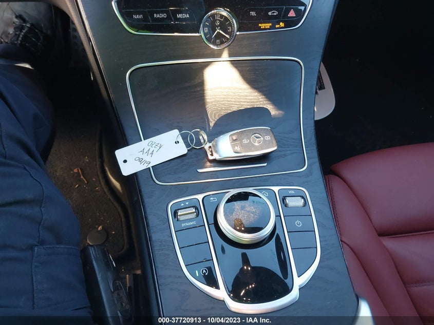VIN 55SWF8DB8KU305025 2019 MERCEDES-BENZ C-CLASS C 300