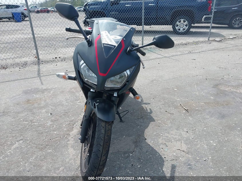 VIN MLHNC5106L5600129 2020 HONDA CBR300 R