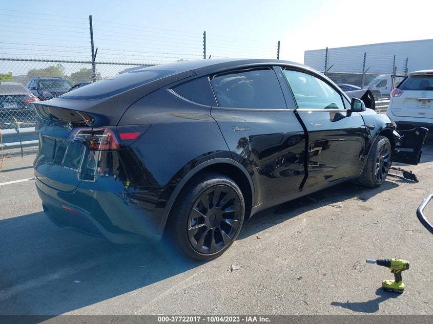VIN 7SAYGDEE0PF777044 2023 TESLA MODEL Y LONG RANGE