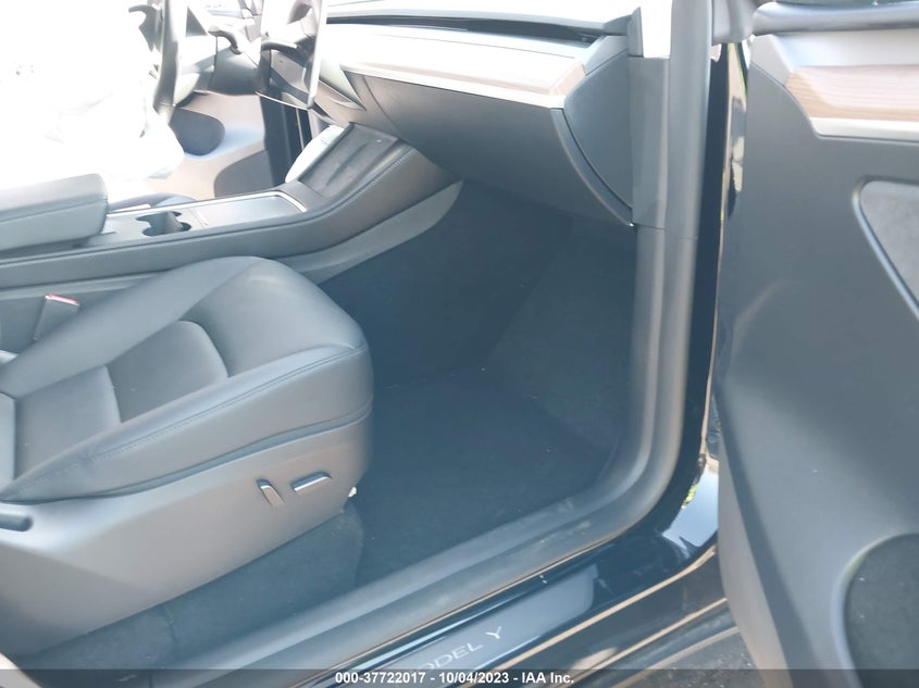 VIN 7SAYGDEE0PF777044 2023 TESLA MODEL Y LONG RANGE