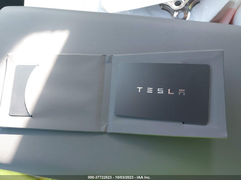 VIN 7SAYGDEE2PF880420 2023 TESLA MODEL Y