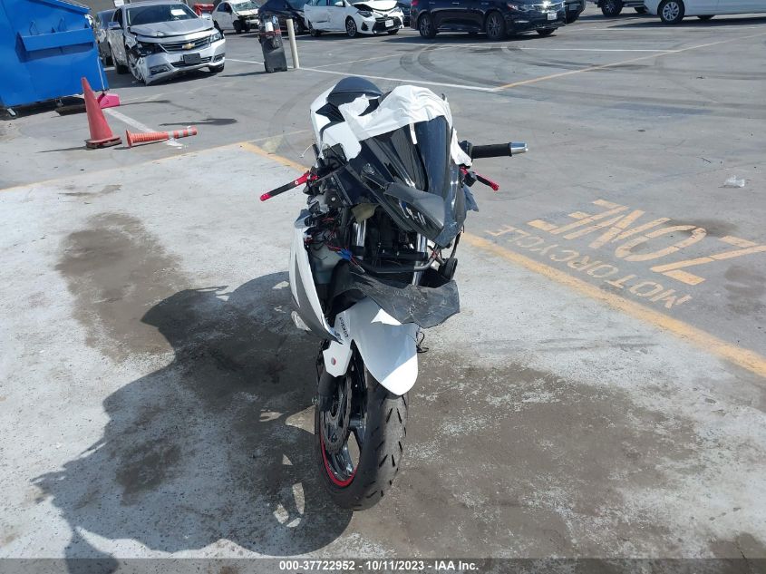 VIN JKAEX8B12HDA39485 2017 KAWASAKI EX300 B