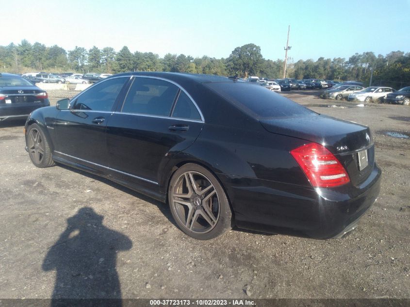 2013 MERCEDES-BENZ S 63 AMG WDDNG7EB1DA508343
