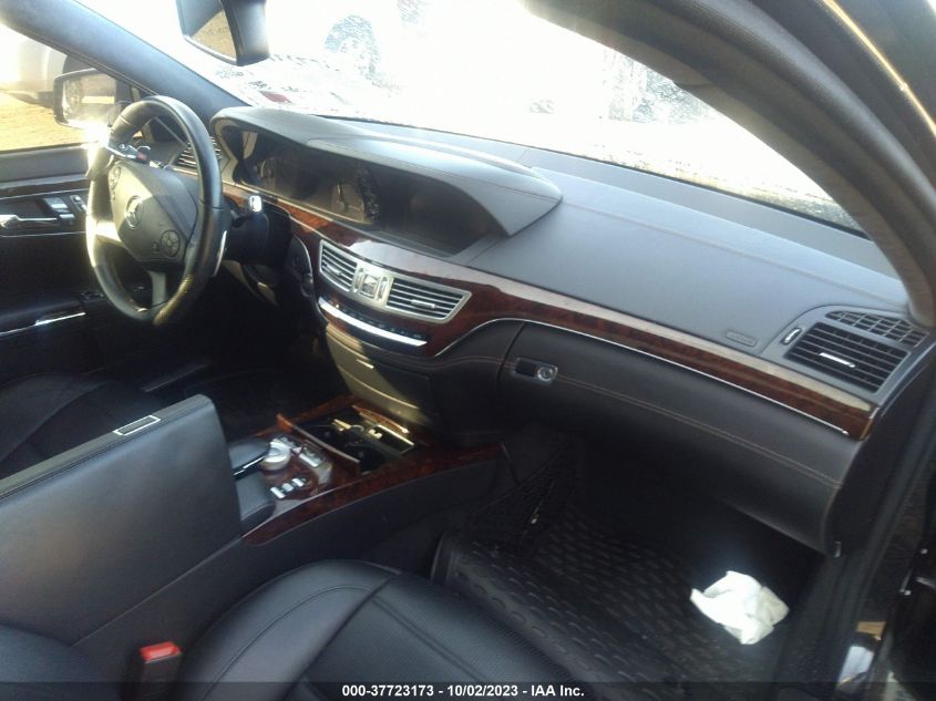 2013 MERCEDES-BENZ S 63 AMG WDDNG7EB1DA508343