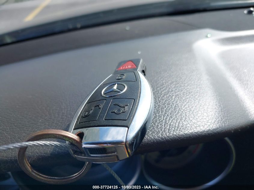 2014 MERCEDES-BENZ C 250 SPORT/LUXURY WDDGF4HB3EA952346