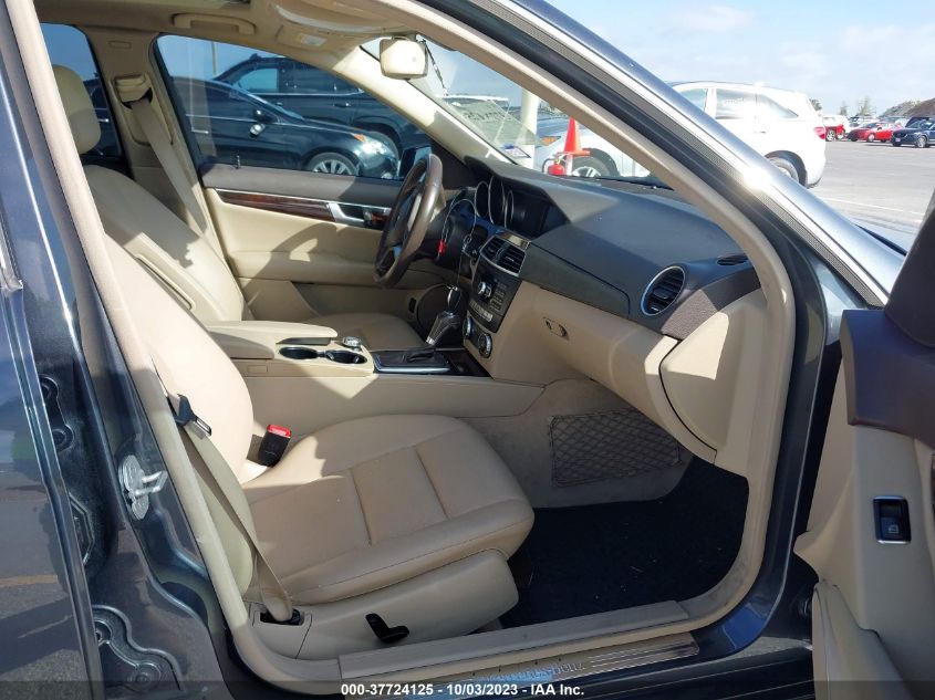 2014 MERCEDES-BENZ C 250 SPORT/LUXURY WDDGF4HB3EA952346