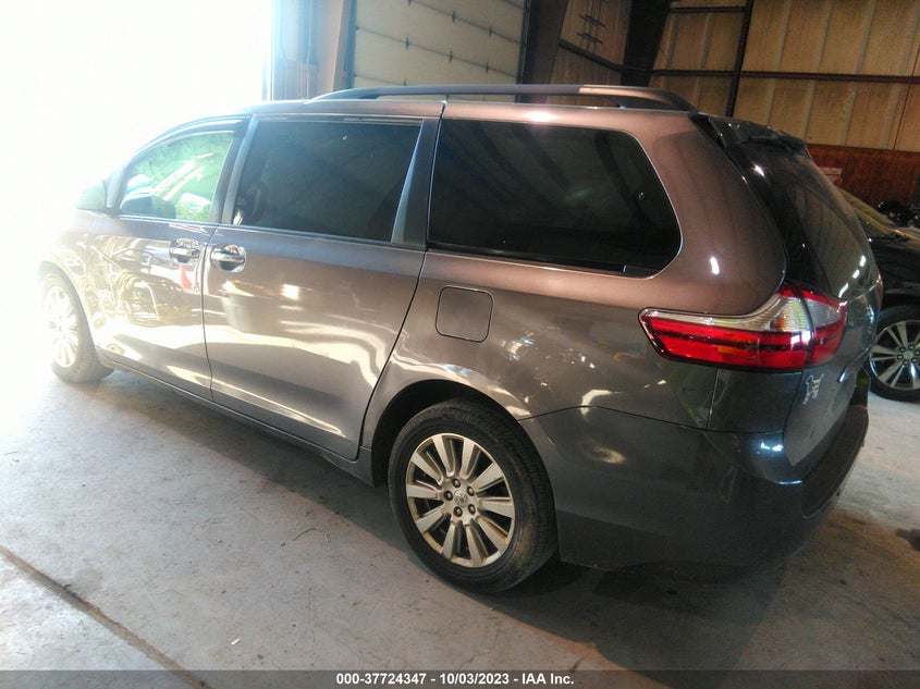 VIN 5TDDZ3DC3HS147449 2017 TOYOTA SIENNA XLE