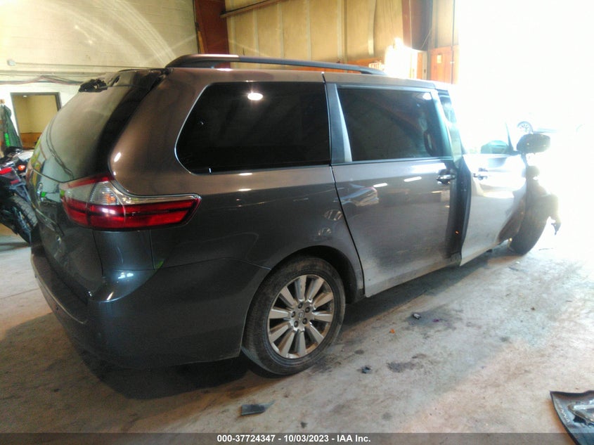 VIN 5TDDZ3DC3HS147449 2017 TOYOTA SIENNA XLE