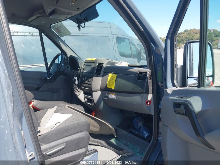 2018 MERCEDES-BENZ SPRINTER CARGO VAN WD3PE7CD5JP647570