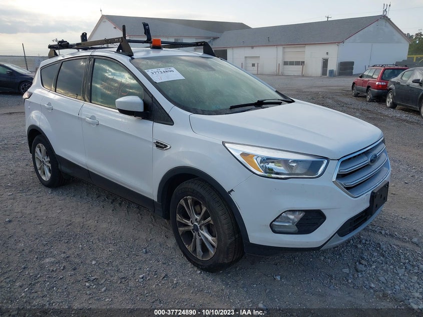 VIN 1FMCU0GD2JUC50291 2018 FORD ESCAPE SE