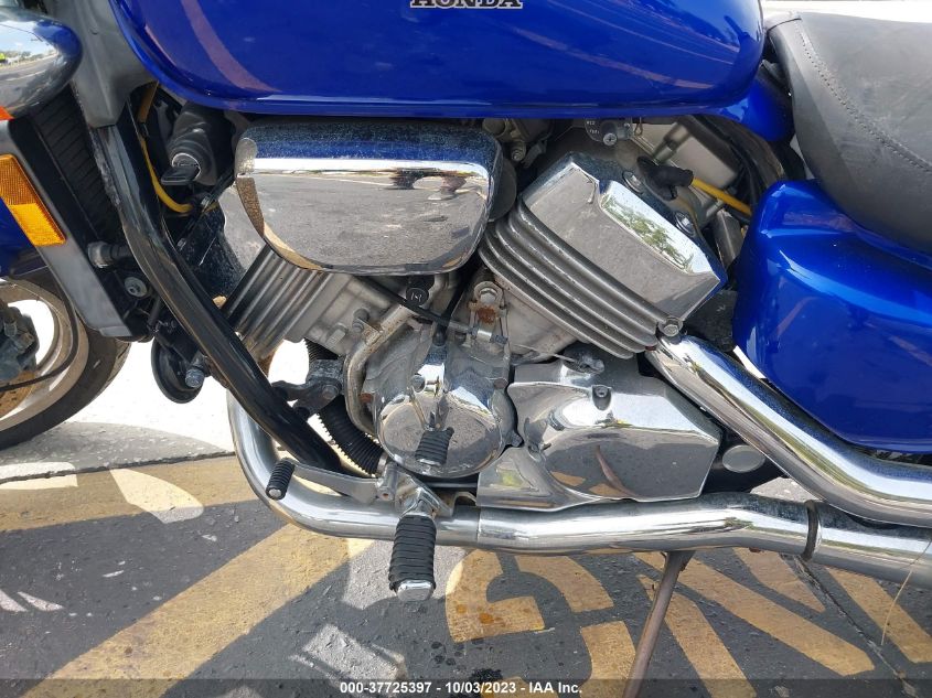 2003 HONDA VF750 C - JH2RC430X3M901057