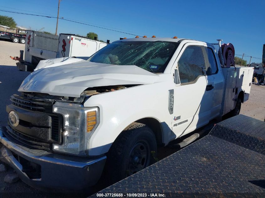 2019 FORD F-350 CHASSIS XL 1FD7X3ET4KEF23232