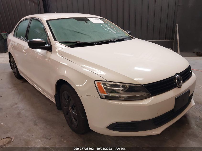 2014 VOLKSWAGEN JETTA SEDAN S - 3VW2K7AJ3EM240843