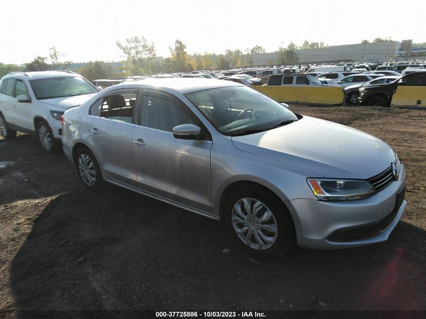 2013 VOLKSWAGEN JETTA SEDAN SE - 3VWDP7AJXDM397715