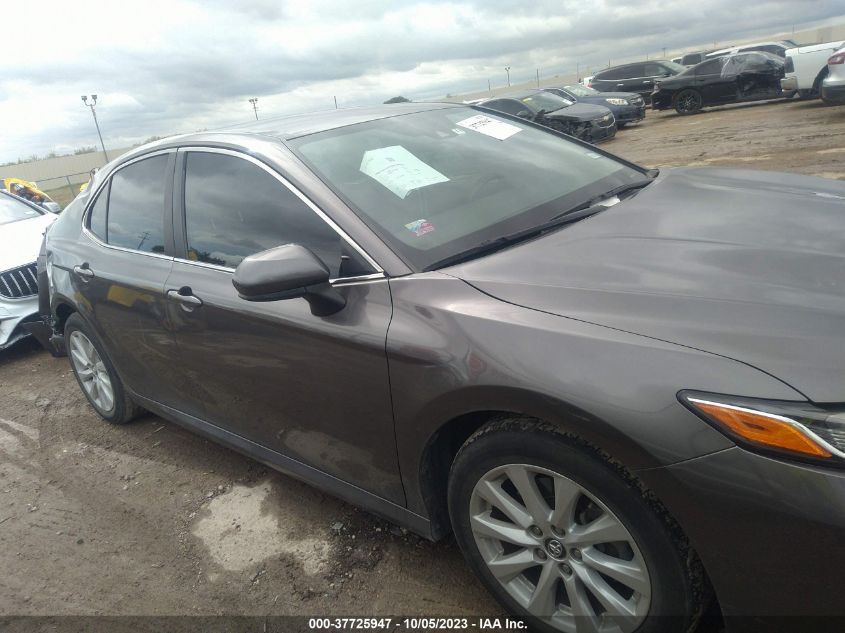 2020 TOYOTA CAMRY LE - 4T1C11AK0LU330696