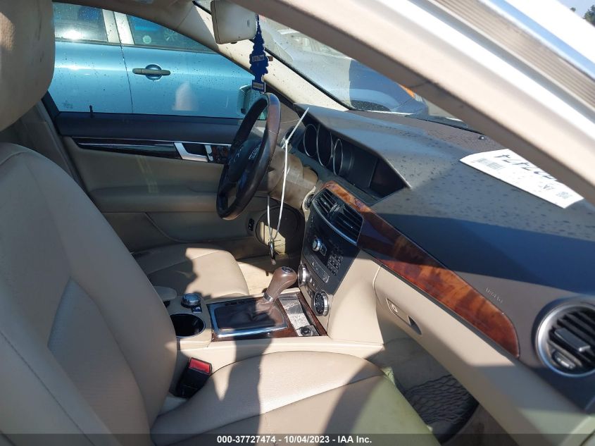 2013 MERCEDES-BENZ C 300 SPORT 4MATIC/LUXURY 4MATIC - WDDGF8AB7DA801896