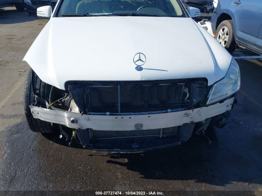 2013 MERCEDES-BENZ C 300 SPORT 4MATIC/LUXURY 4MATIC - WDDGF8AB7DA801896