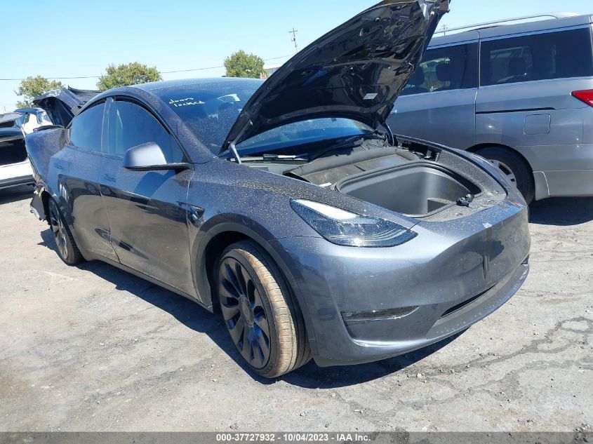 7SAYGDEF3PF814189 Tesla Model Y  