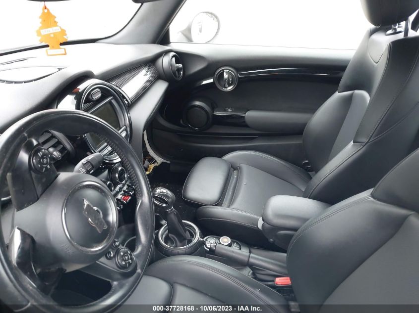 2016 MINI COOPER CONVERTIBLE S - WMWWG9C52G3A91380
